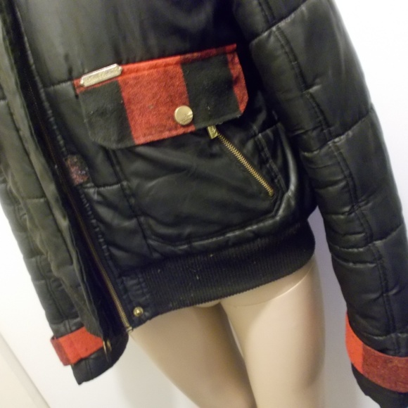black & red plaid jacket bomber puffer coat large - Picture 8 of 9